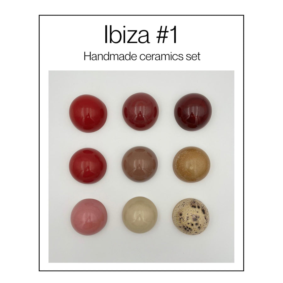 Ibiza keramische wanddecoratie in neutrale aardetinten, 9 koepels, diameter per koepel ca. 9.5 cm