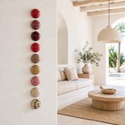 Ibiza keramische wanddecoratie in neutrale aardetinten, 9 koepels, diameter per koepel ca. 9.5 cm