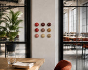 Ibiza keramische wanddecoratie in neutrale aardetinten, 9 koepels, diameter per koepel ca. 9.5 cm